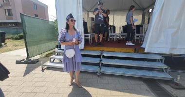 Stire din Cultură-Educație : Ileana Şipoteanu, diseară, pe scena Festivalului de Muzică Uşoară de la Mamaia