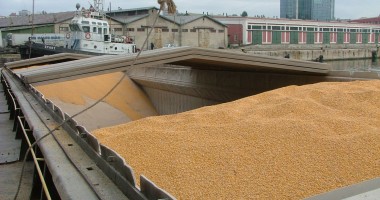 Deficitul balanței comerciale mai mic cu 49,8 milioane euro