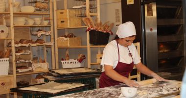 Stire din Economie : Deficit al forţei de muncă în industria de morărit şi panificaţie
