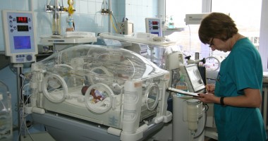 Stire din Sănătate : "Aducem pe banii noștri o rezidentă de la Constanța!"