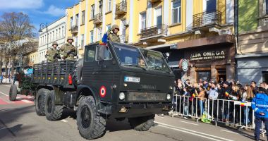 GALERIE FOTO Peste 1000 de constănțeni prezenți la parada militară de Ziua României - 16