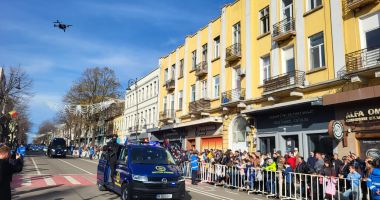 GALERIE FOTO Peste 1000 de constănțeni prezenți la parada militară de Ziua României - 23