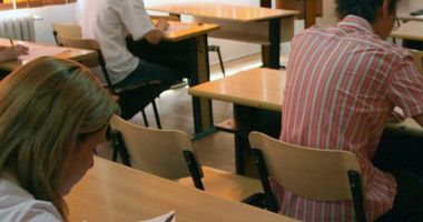 Stire din Cultură-Educație : Aproape 300 de candidați au participat la examenul pentru definitivare