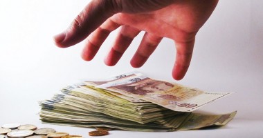 Administrator cercetat pentru delapidare
