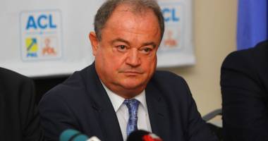 Stire din Politică-Administrație : Delegația PNL  va fi condusă  de Vasile Blaga la consultările cu Iohannis