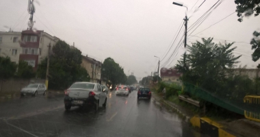 Stire din Eveniment : HAOS ȘI NERVI ÎNTINȘI LA MAXIM! TRAFIC DE COȘMAR SPRE CONSTANȚA!
