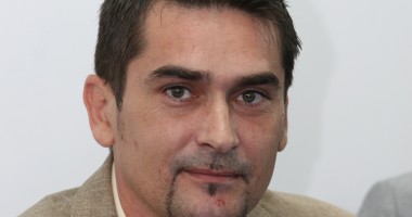 Stire din Politică-Administrație : Schimbare de director la Complexul Muzeal de Științe ale Naturii. Adrian Mănăstireanu înlocuit cu Adrian Bâlbă