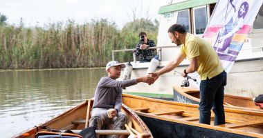 Stire din Social : Mircea Fechet a vizitat unul dintre primele puncte de înnoptare de pe traseul de turism lent ”Delta lui Ivan”