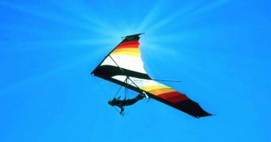 Stire din Sport : Deltaplanoriștii, "Icarii"  ce survolează Costineștiul