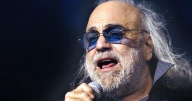 Stire din Cultură-Educație : Demis Roussos revine în România