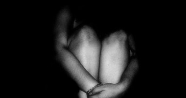 Scandal imens după descoperirea a 12 copii și 30 de adulți trăind în incest și mizerie