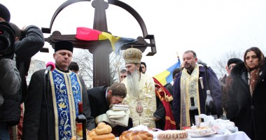 Coroane de flori și slujbe pentru eroii căzuți la Revoluție - 3