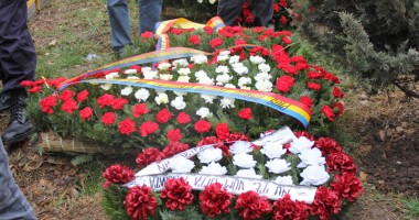 Coroane de flori și slujbe pentru eroii căzuți la Revoluție - 5