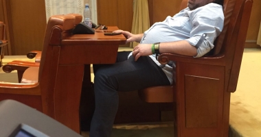 Învățați să îi respectați! Asta e diferența dintre voi și ei! Ei mor pentru țară. Voi vă "îmbolnăviți" la DNA și în pușcării - 3
