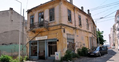 Stire din Politică-Administrație : Un deputat de Constanța  cere primarilor să consolideze blocurile cu risc seismic ridicat