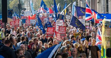 Stire din Actualitate : Deputații britanici au convenit să protejeze drepturile cetățenilor UE după Brexit