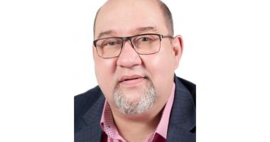 Stire din Politică-Administrație : Un deputat USR-PLUS susține că n-ar mai fi nevoie de purtarea măștii afară