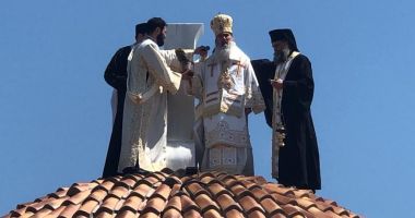 Eveniment spectaculos la mănăstirea "Dervent". Preoții s-au urcat pe schele înalte de 24 de metri - 3
