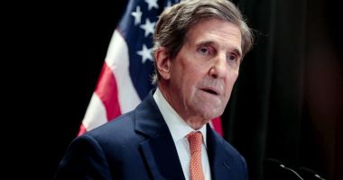 Stire din Actualitate : John Kerry, reprezentantul special al preşedintelui SUA pe probleme climatice, vine în România