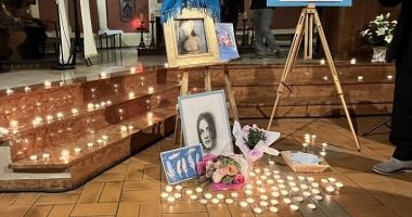Stire din Actualitate : Rona Hartner condusă pe ultimul drum. Cine a venit încă de dimineață la capelă