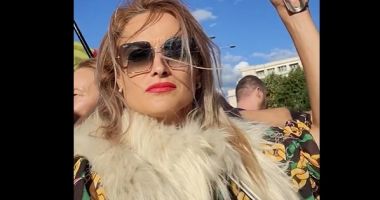 Stire din Eveniment : Amalia Bellantoni şi soţul ei reținuți de polițiști. Ar fi agresat doi vecini şi le-ar fi luat telefoanele mobile
