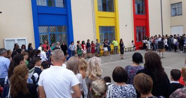 Din nou la școală! A sunat clopoțelul pentru cei peste 108.000 de elevi constănțeni - 4