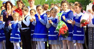 Stire din Cultură-Educație : Părinți, luați aminte! În ce situații nu vă mai puteți înscrie copiii în clasa I