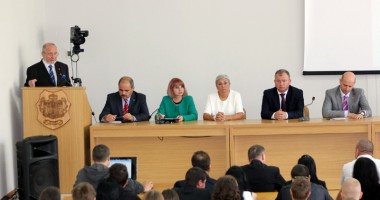 FOTOREPORTAJ. Cu arma la picior sau fusta-n subsiori? Cum s-au întors studenții Constanței la cursuri - 3