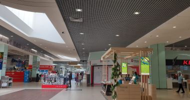 GALERIE FOTO / S-au deschis mall-urile! "Nimeni nu respectă distanțarea socială!" - 2