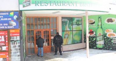 Descinderi cu mascați la "fabrica" de țigări de la Brotăcei - 5