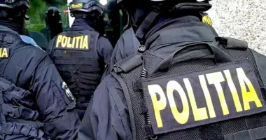 Stire din Eveniment : Descinderi de amploare la presupuși braconieri. Arsenal de arme letale și zeci de kilograme de carne de vânat descoperite