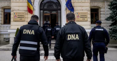 Stire din Eveniment : Percheziții și audieri într-un dosar exploziv legat de rezervele statului