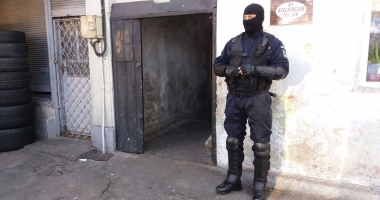 GALERIE FOTO / DESCINDERI ÎN CENTRUL CONSTANȚEI. ZECI DE JANDARMI ȘI POLIȚIȘTI SUNT MOBILIZAȚI - 11