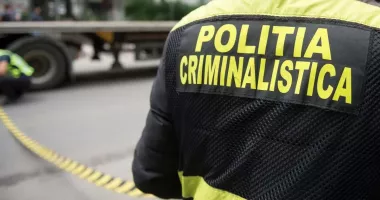 Stire din Eveniment : Descoperire tragică! Bărbat găsit fără viață într-un autoturism parcat pe marginea drumului