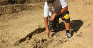 Stire din Constanța focus : Morminte vechi de peste 1.700 de ani, descoperite în centrul Constanței