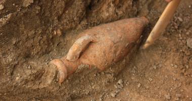 Descoperire senzațională. Morminte vechi de 2.200  de ani în mijlocul Constanței - 2