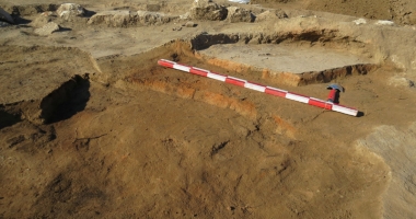 Lucrări sistate la construcția unui bloc! Arheologii au descoperit locuințe  din perioada medievală - 3