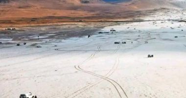 A nins pentru prima dată în istorie într-un deșert din Arabia Saudită. Cămilele sunt bulversate - 2