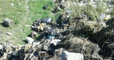 Stire din Eveniment : Amendă uriașă primită de un bărbat, după ce a fost prins aruncând deşeuri din demolări pe un câmp