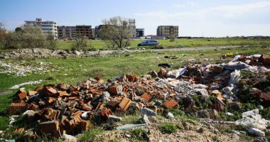 Stire din Social : Deșeurile din construcții, depozitate numai în spațiul amenajat la Poarta 9 Constanţa