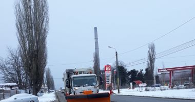 Galerie foto. ACȚIUNI DE DESZĂPEZIRE, LA CONSTANȚA. "Se circulă în condiții de iarnă" - 5