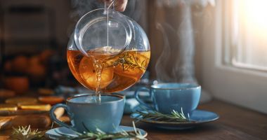 Stire din Sănătate : Ceaiurile vă pot ajuta să vă detoxifiați organismul