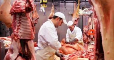 Stire din Economie : Dezbatere privind reducerea TVA la carne