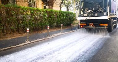 Stire din Social : Utilaje încărcate cu detergent concentrat vor interveni în mai multe zone din oraș