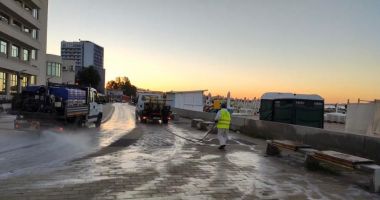 Stire din Social : Faleza, trotuarele, băncile și piațetele din stațiunea Mamaia - dezinfectate
