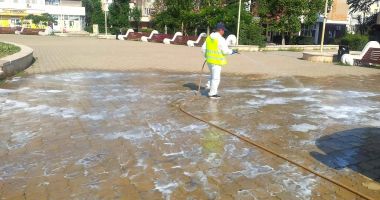 Stire din Social : Dezinfecție și dezinsecție în toate cartierele și în centrul Constanței