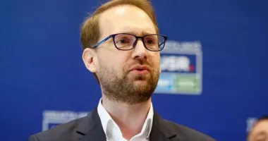 Stire din Politică-Administrație : USR și-a modernizat statutul. Filiale responsabilizate, vot pluralist și conducere deschisă comunității