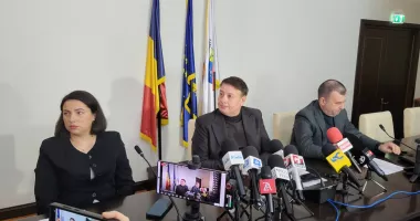 Stire din Politică-Administrație : Florin Mitroi, despre situația unităților medicale: "Venise iarna și cădea acoperișul pe oameni!"