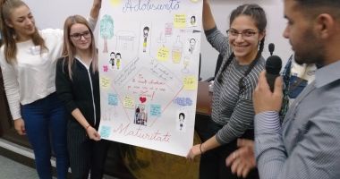 Stire din Social : Viața adolescenților abandonați de părinți. "Am ajuns rece, agresivă și în anturaje ciudate"