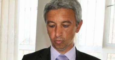 Stire din Politică-Administrație : Dan Diaconescu nu a putut vota la "Jean Monnet"